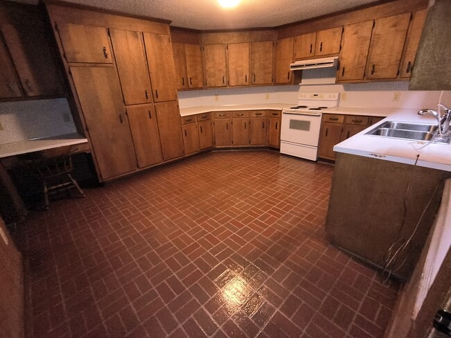 Building Photo - 160 Small Rd