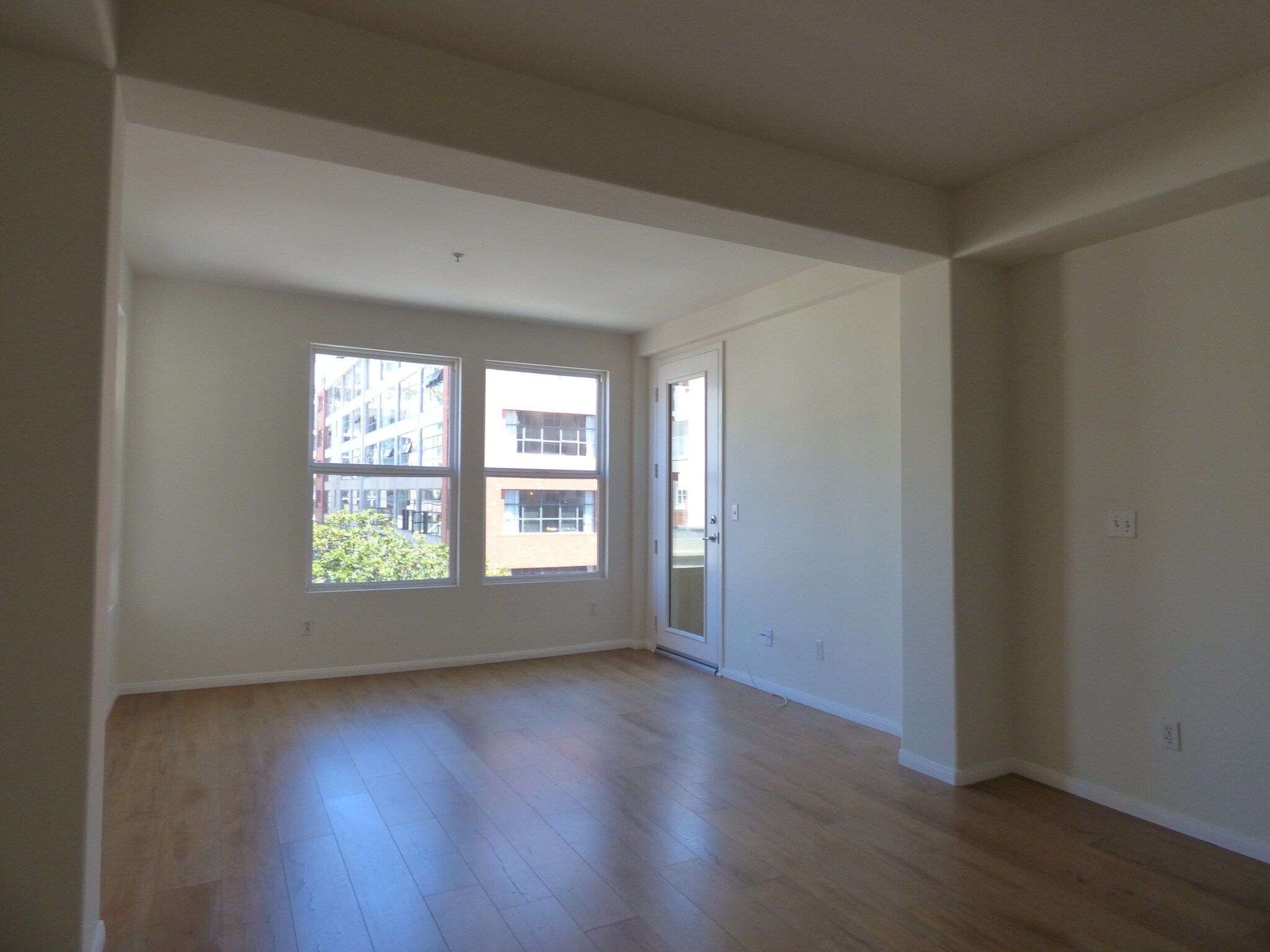 Building Photo - 350 K St