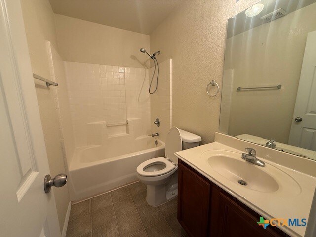 Building Photo - 2001 Hearthstone Dr