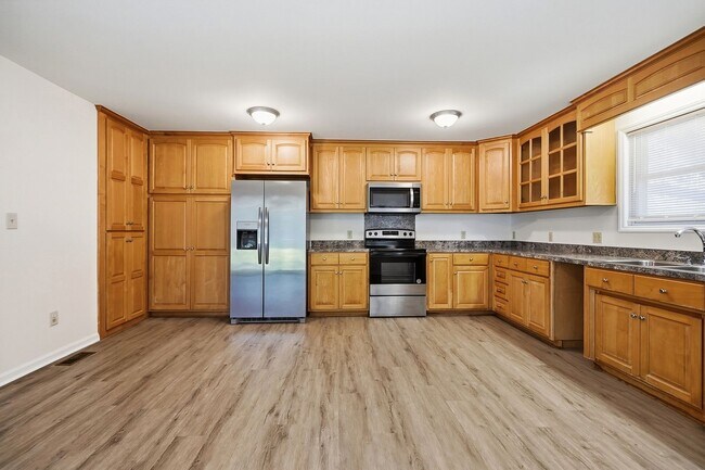 Building Photo - Fully Remodeled Home in the Heart of Belmont