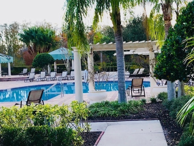 Building Photo - MOVE IN AUGUST! Beautiful 3 bed 2.5 bath townhome with large screened in back porch & 1 car attac...