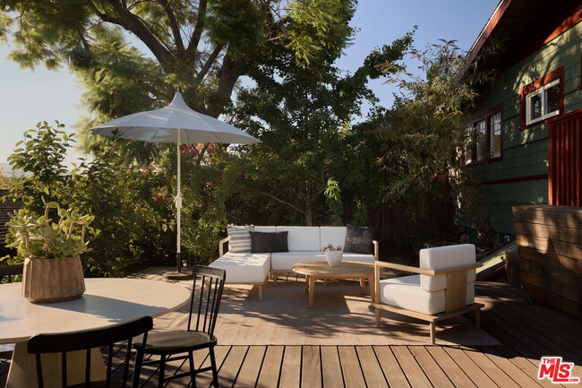 Building Photo - 2606 W Ave 30