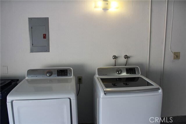 Building Photo - 2300 Maple Ave