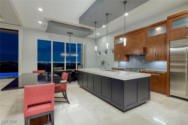 Building Photo - 675 Scenic Rim Dr