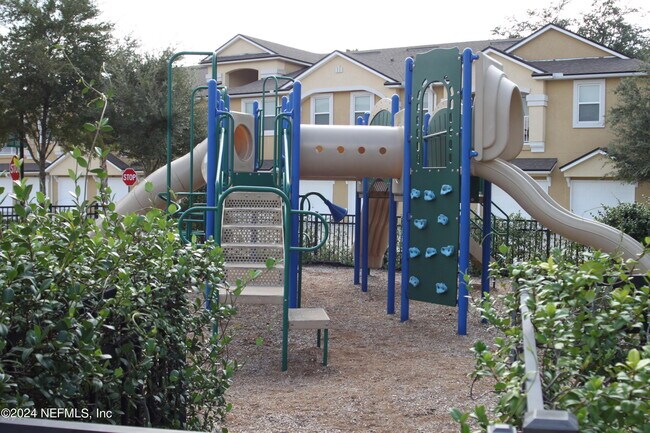 Building Photo - 7062 Snowy Canyon Dr