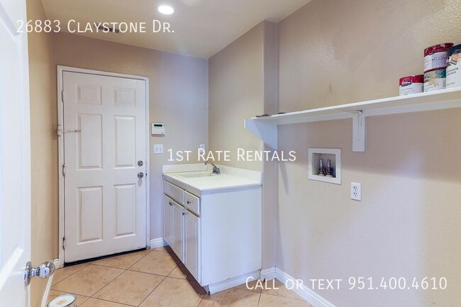 Building Photo - 26883 Claystone Dr