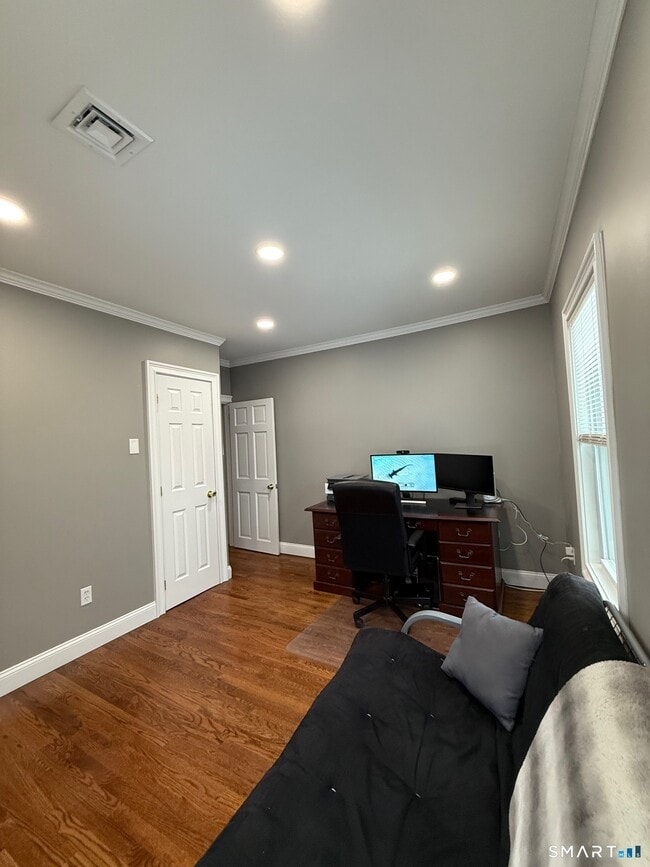 Building Photo - 13 Howard Ave