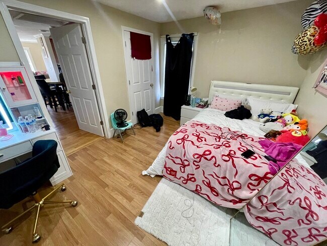 Building Photo - 54 West St