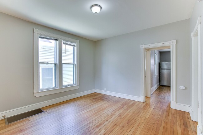 Building Photo - 4BD 2BA House in Saint Paul. AVAILABLE JUN...