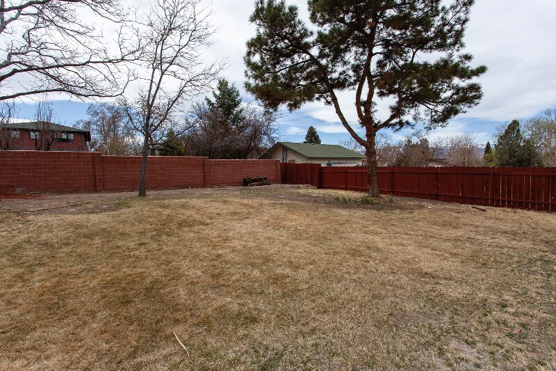 Building Photo - 7050 Pembroke Dr