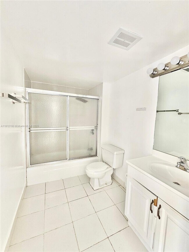 Building Photo - 4250 NW 79th Ave