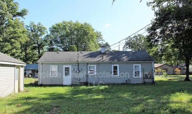 Building Photo - 3010 Bender St