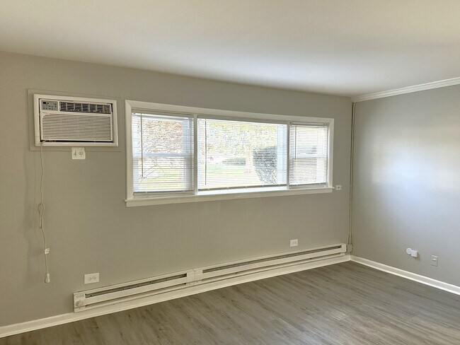 Building Photo - 9709 W Lorraine Dr