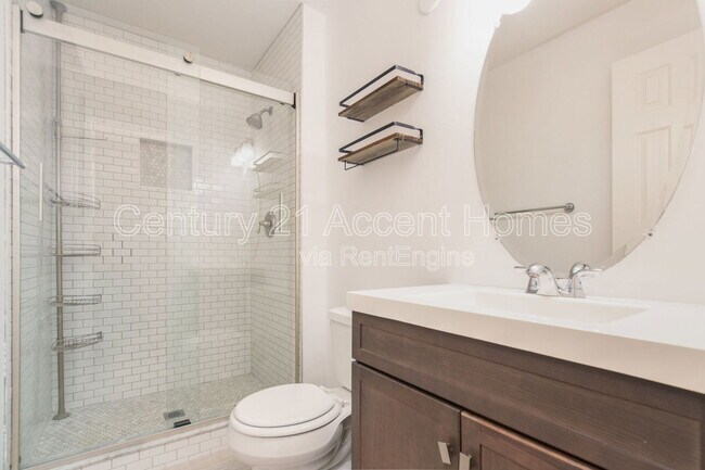 Building Photo - 12113 Greenway Ct
