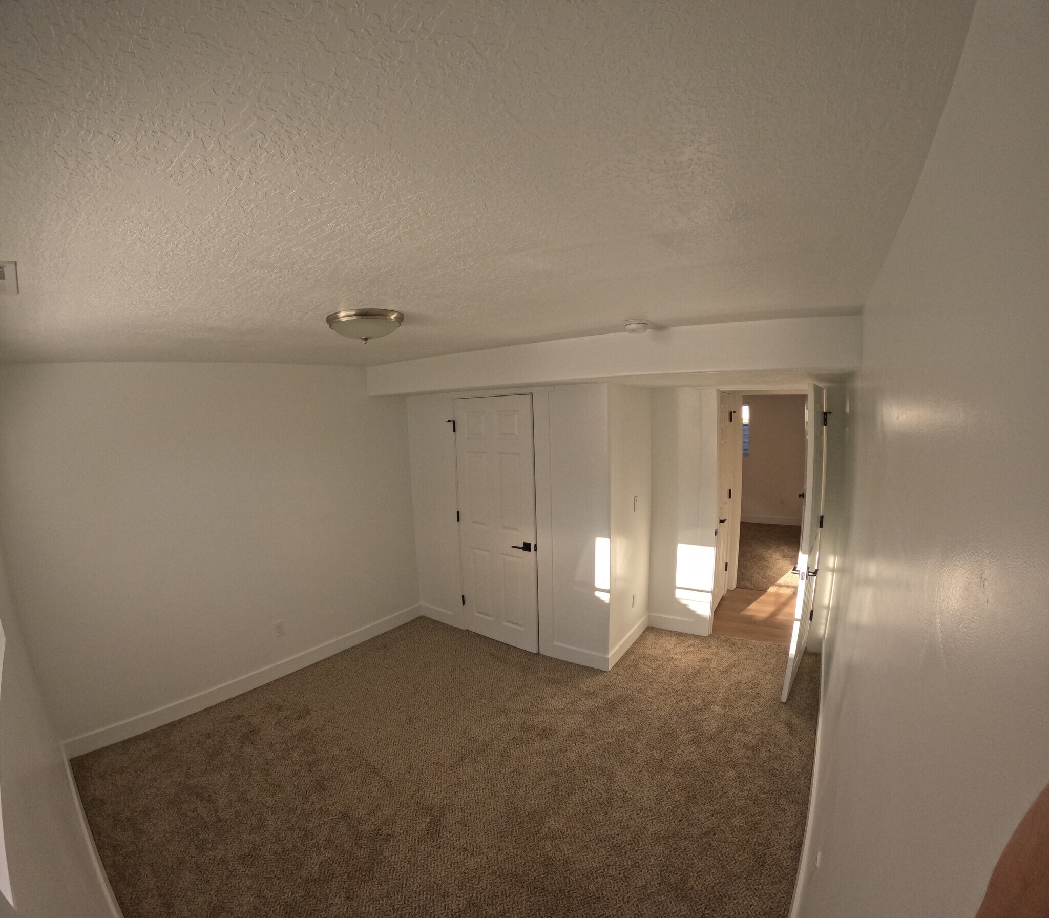 Building Photo - 2906 S 1550 W