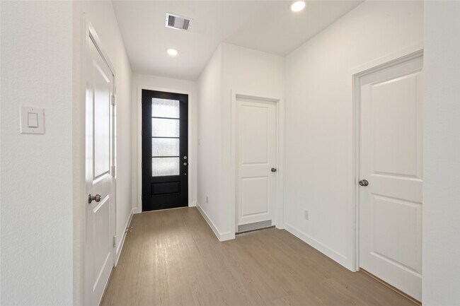 Building Photo - 31711 Wild Mdw Dr