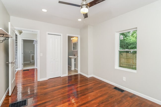 Building Photo - 243 Ridgeway Rd