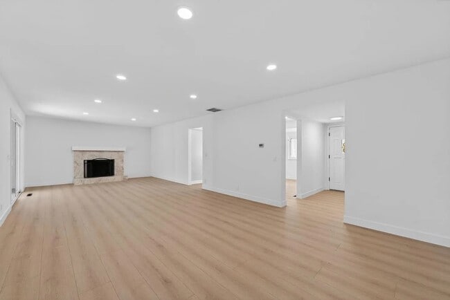 Building Photo - San Jose