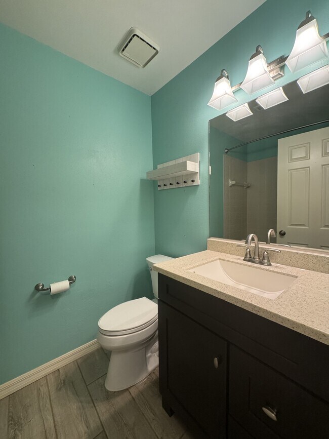 Building Photo - 263 Southampton Dr