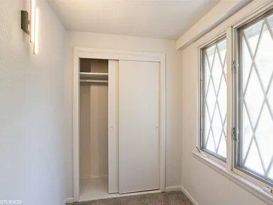 Building Photo - 3215 E 8th St