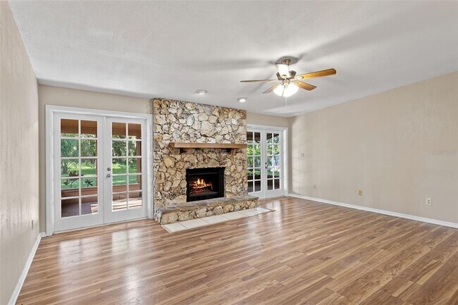 Building Photo - 525 Garden Heights Dr