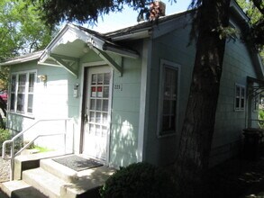 Building Photo - 225 N Holly St