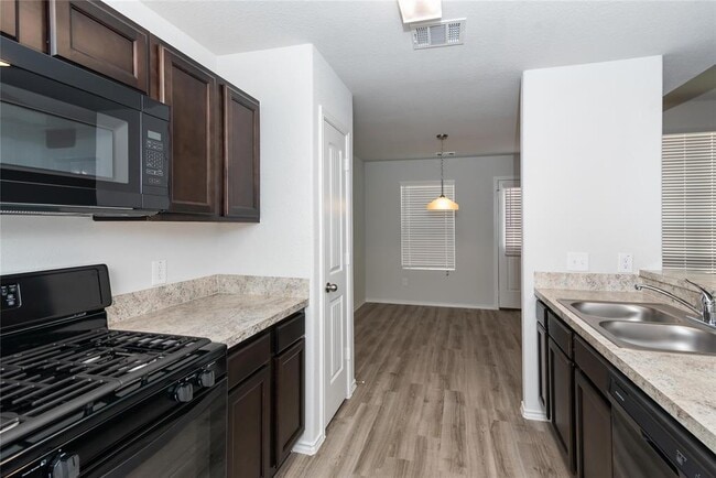 Building Photo - 17103 Andrew Nook Ln