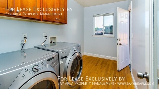 Building Photo - 146 Roosevelt Ave