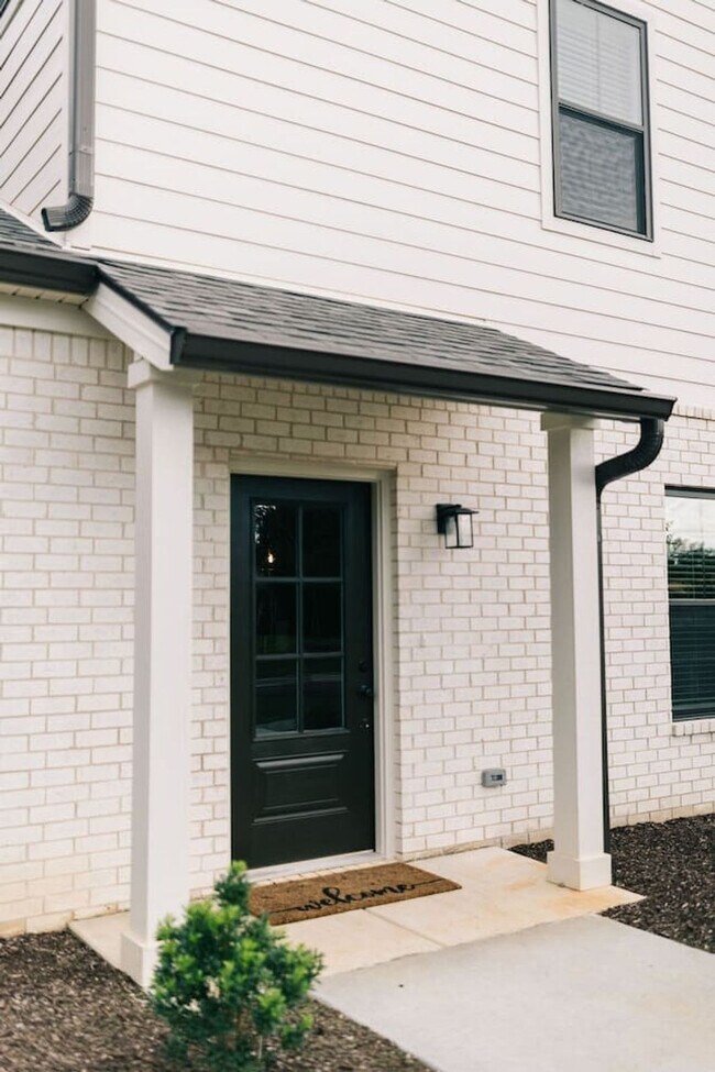 Building Photo - 507 Old Lovers Ln