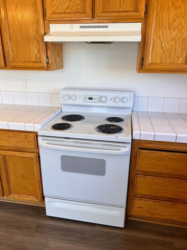 Building Photo - Cute Home in Donner Trail Estates.