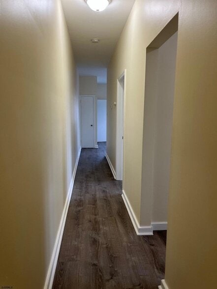 Building Photo - 16 N Sacramento Ave