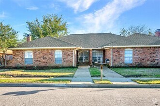 Building Photo - 2108 Teakwood Ln