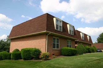 Building Photo - Willow Creek Apartments