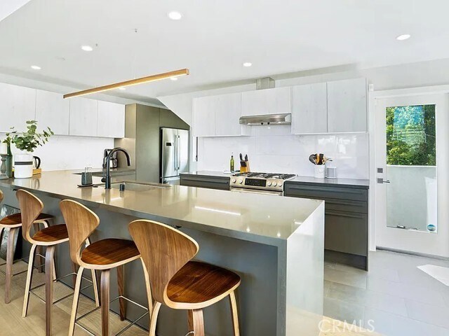 Building Photo - 811 N Detroit St