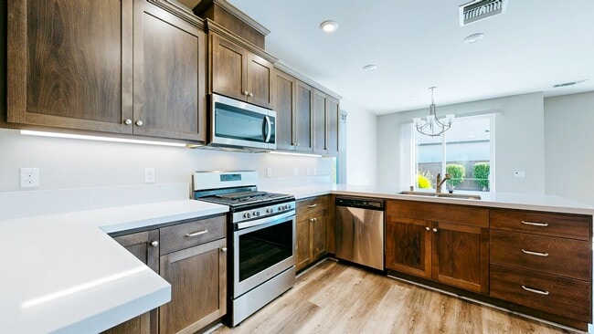 Building Photo - Rare Santa Rosa Four Bedroom house in Desi...