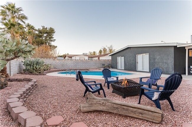 Primary Photo - 4273 Ridgeview Dr