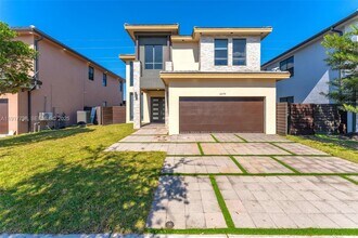 Building Photo - 16175 SW 136th Terrace