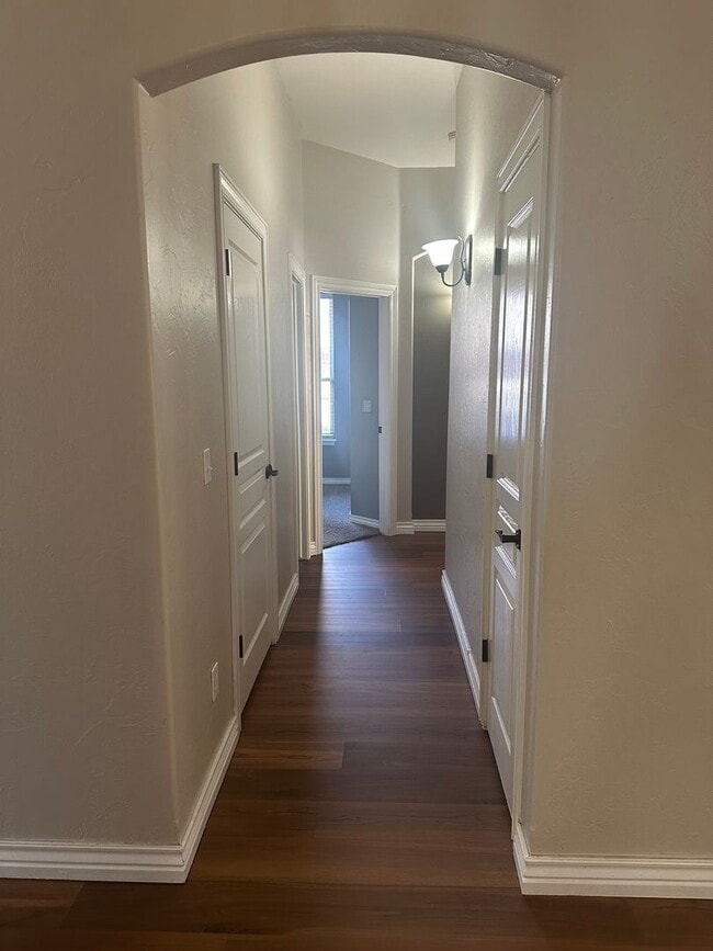 Building Photo - Home in Gated Community also In Deer Creek Schools