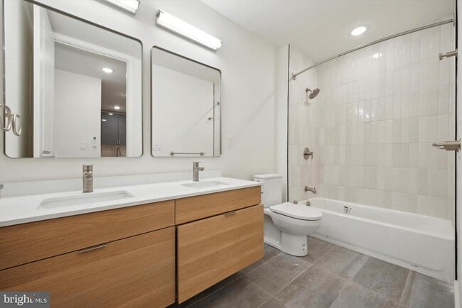 Building Photo - 225 N 12th St