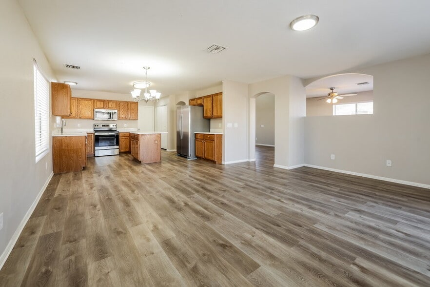 Building Photo - 9033 E Ironbark St