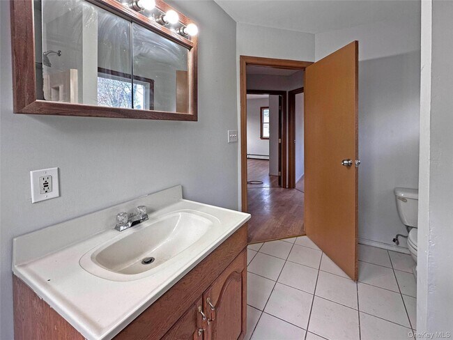 Building Photo - 143 Walter Ave