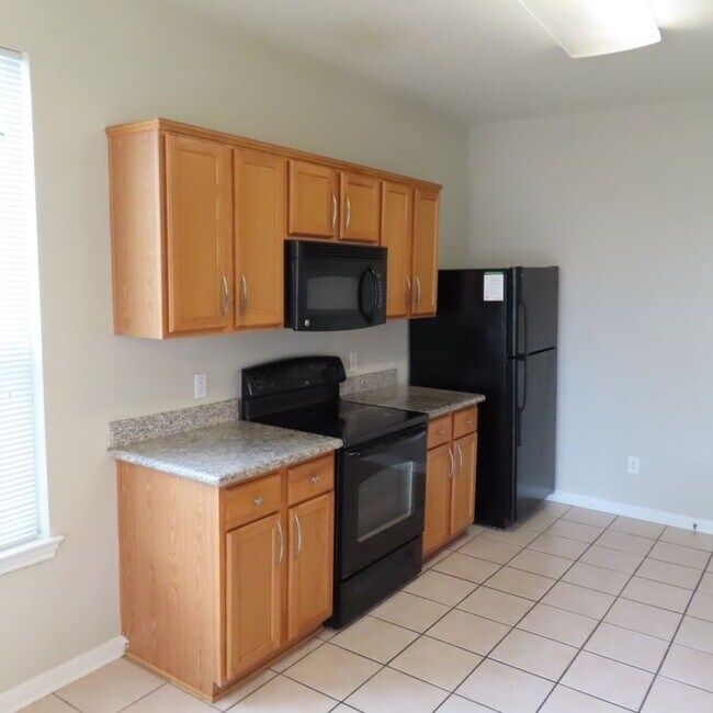 Building Photo - 4107 McFarland Dr