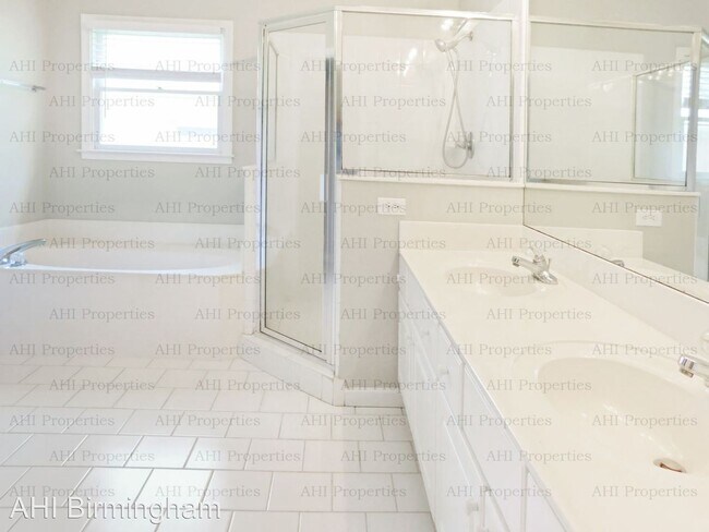 Building Photo - 3 br, 2 bath House - 6571 Mill Creek Circle