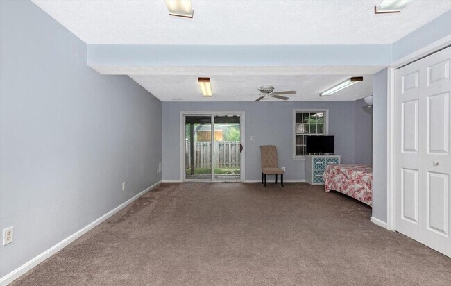 Building Photo - Beautifully maintained townhouse in New Market available before the new school year!