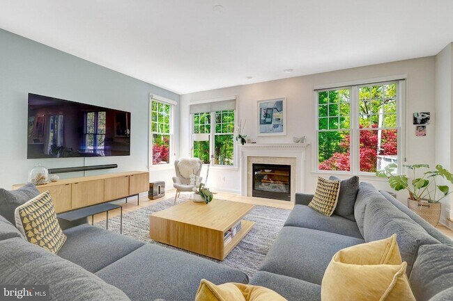 Building Photo - 1926 Poole Ln