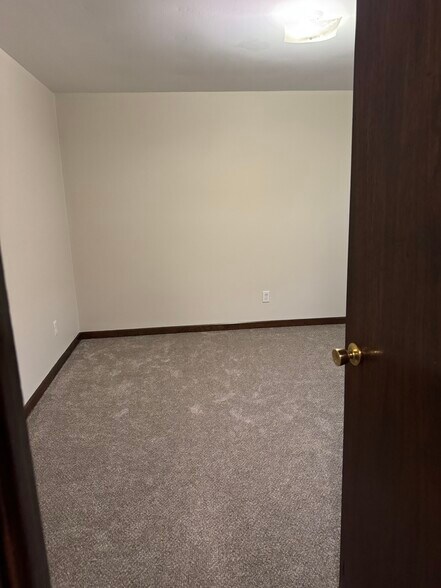 Building Photo - 3656 Sowles Rd