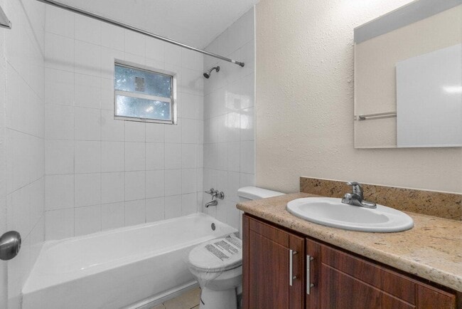 Building Photo - 4915 Gulfstream Rd