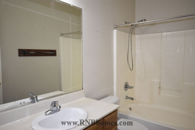 Building Photo - 133 Marinette Ct