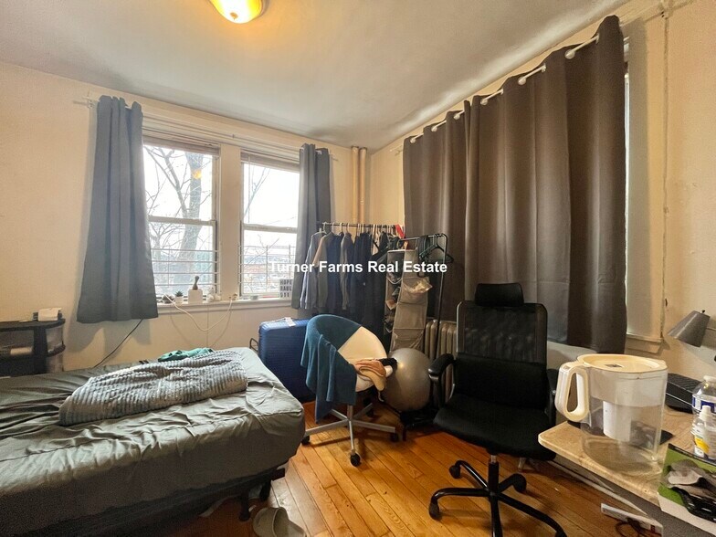 Building Photo - 16 Copenger St