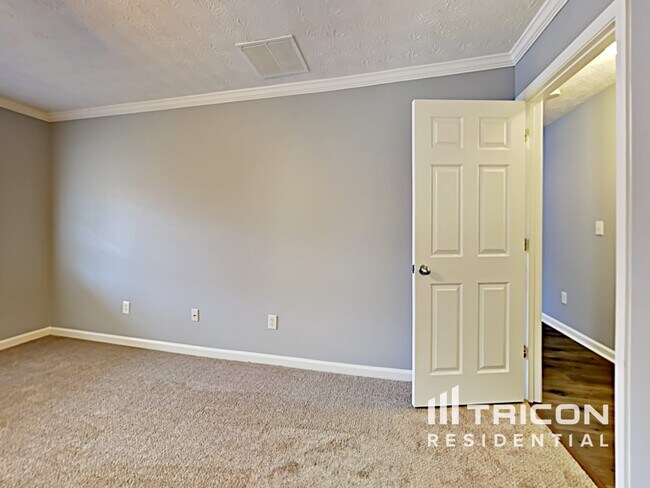 Building Photo - 9765 Moss Pointe Path